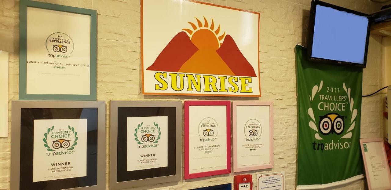 Sunrise International - Boutique Hostel 카우룽 외부 사진